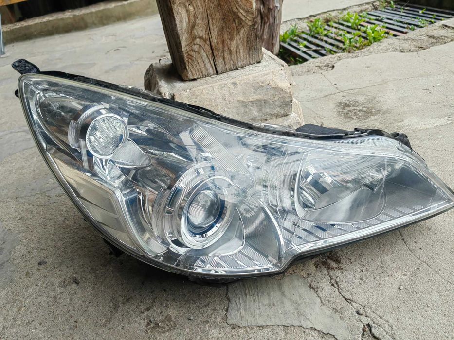 Фар Subaru Outback Xenon десен / Фар Subaru Ledacy Оригинален