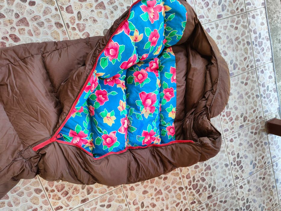 Sac de dormit din puf de gasca rezistent la frig