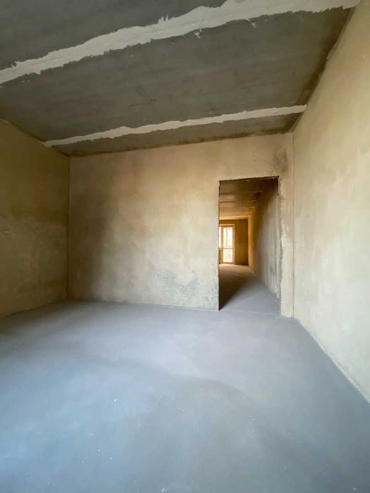 продам 2 комн квартиру в центре