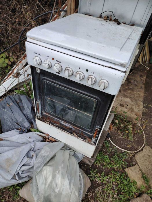 Продавам нещата от снимките