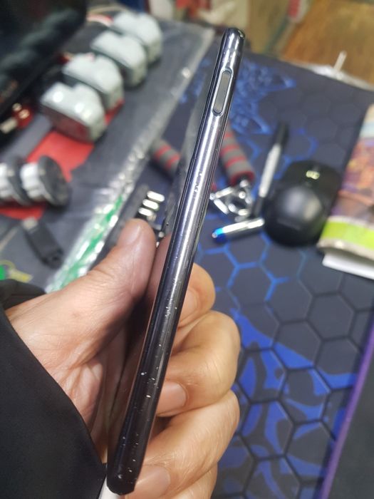 Samsung s10e продам