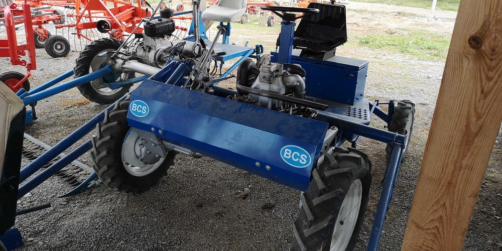 земеделска техника испорски предлага 2 и3 и 4колесни косачки БЧ