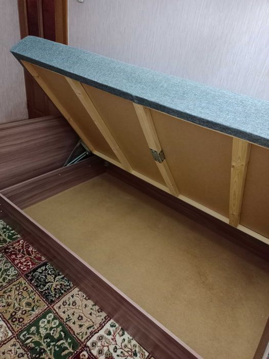 Продам полутораспальную кровать размеры 120см на 200см