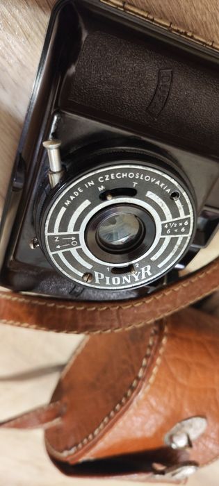 Продавам ретро фотоапарат 6x6