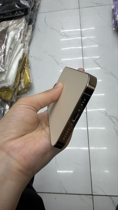 Iphone 14 pro, 128 гб. 74 ёмкость