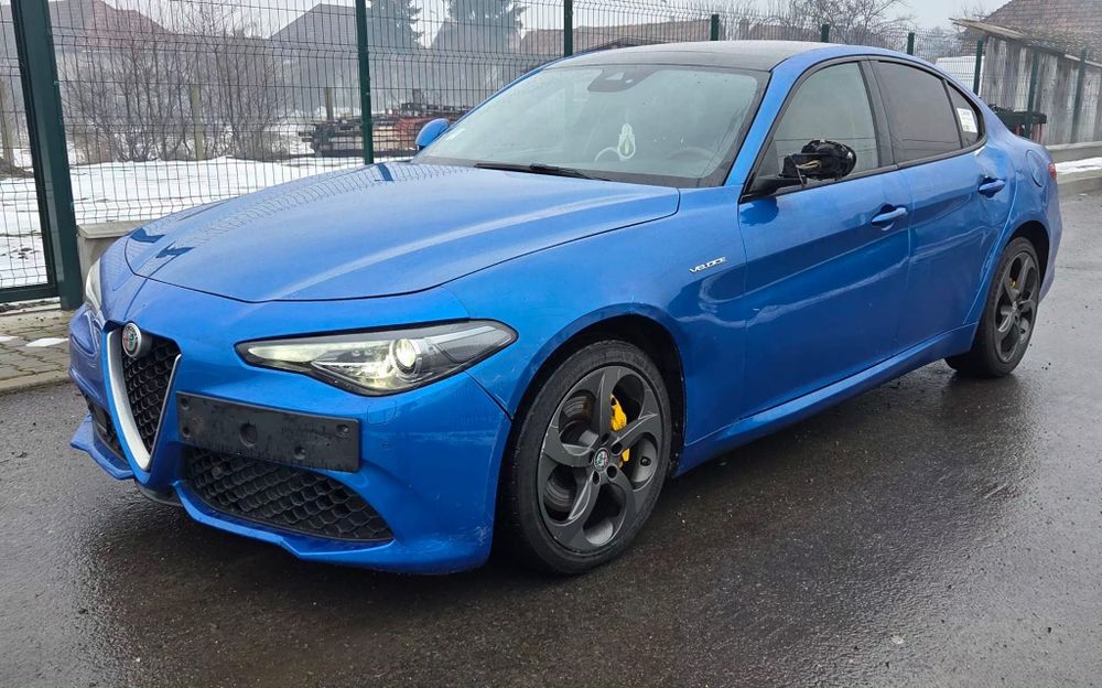 Alfa Romeo Giulia Veloce Avariat Ușor  4Q AWD  280CP Full Options