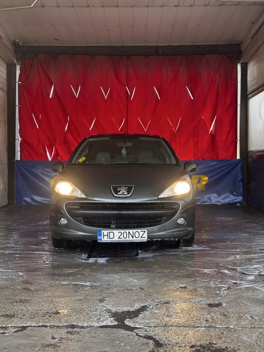 Vand peugeot 207 1.4 benzina 90 de cai