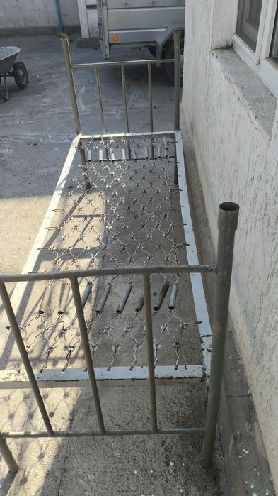 Кровать железная