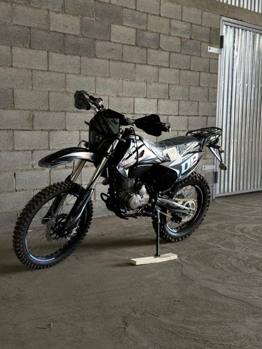 Besuda 08 Zonsen мотоцикл