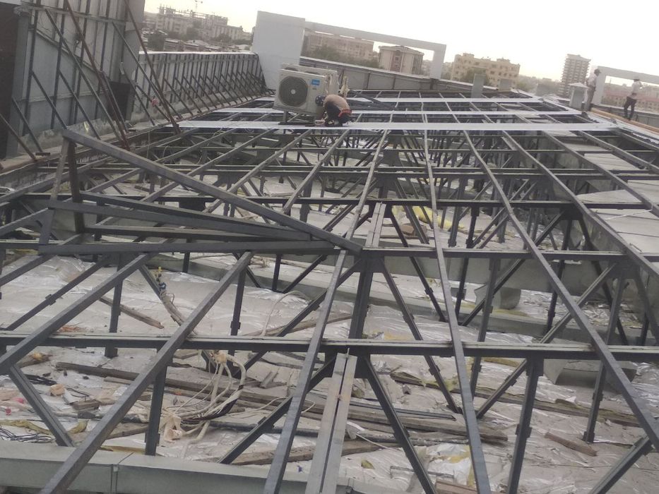 Tom yopamiz Toshkenli ustalamiz