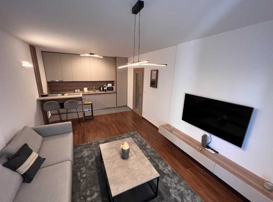 Дава се под наем Тристаен апартамент в Пловдив, Беломорски - 89 кв.м за 372.3 € - Снимка #1