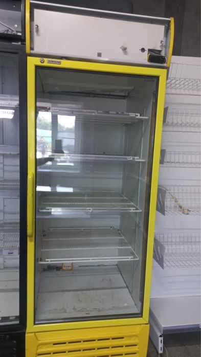 Продам ветринный холодильник