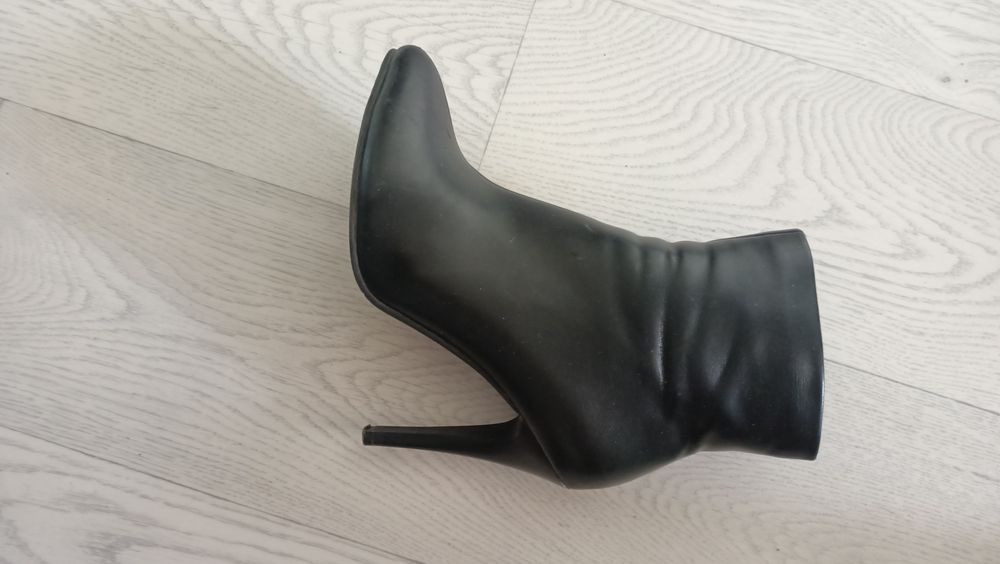 Кожаные ботильоны