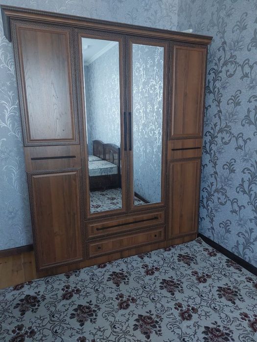 шкаф просторный и прочный