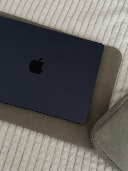 ПРОДАМ: MacBook air M2 13” 2022