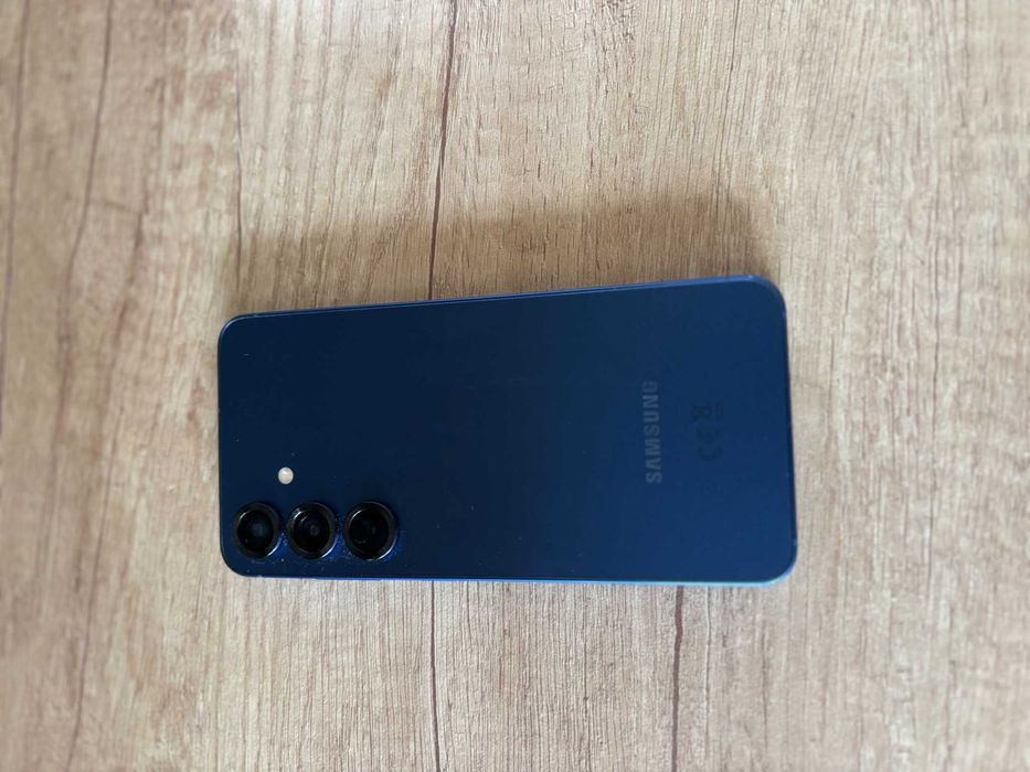 Samsung Galaxy S25 256GB Dual SIM – отлично състояние
