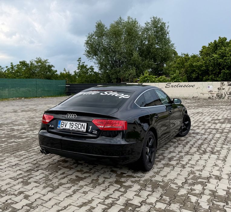 Audi A5 quattro interior din piele