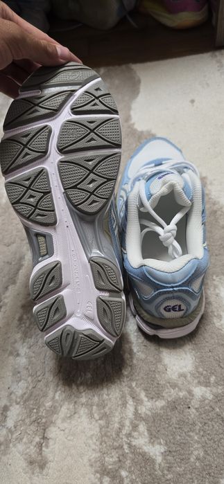 Asics gel nyc blue marimea 42 noi nepurtati fara cutie