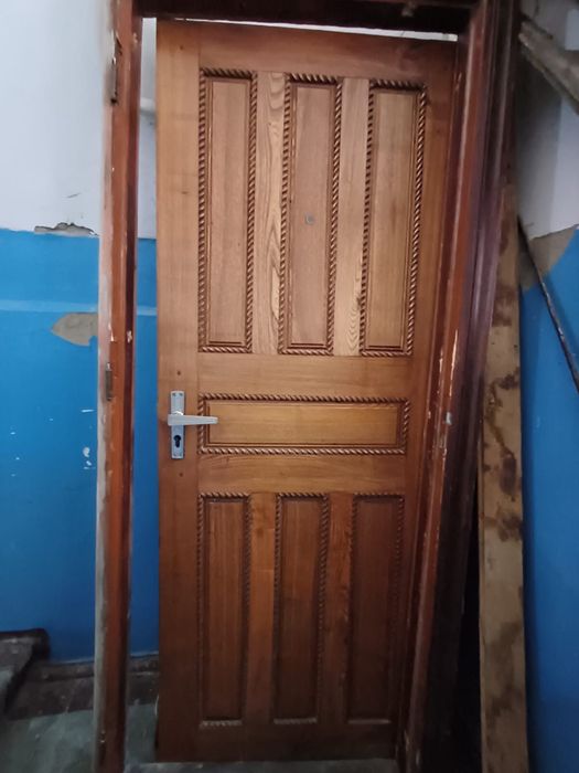 Отдам дверь входную
