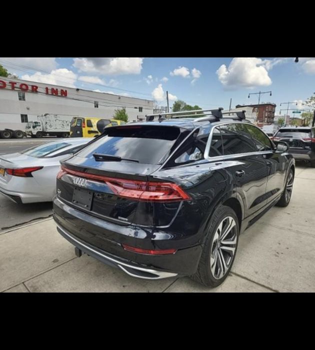Audi Q8 3.0 340 коня с масаж, хед ъп, 22ки ковани на 25.2 в България