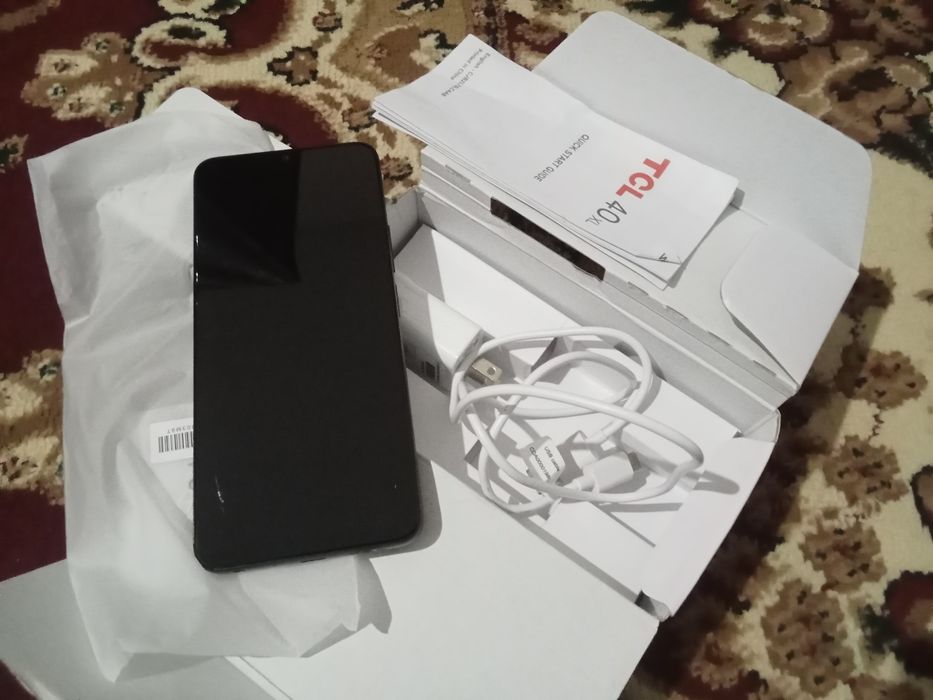 Yangi telfonlar karobka holatida