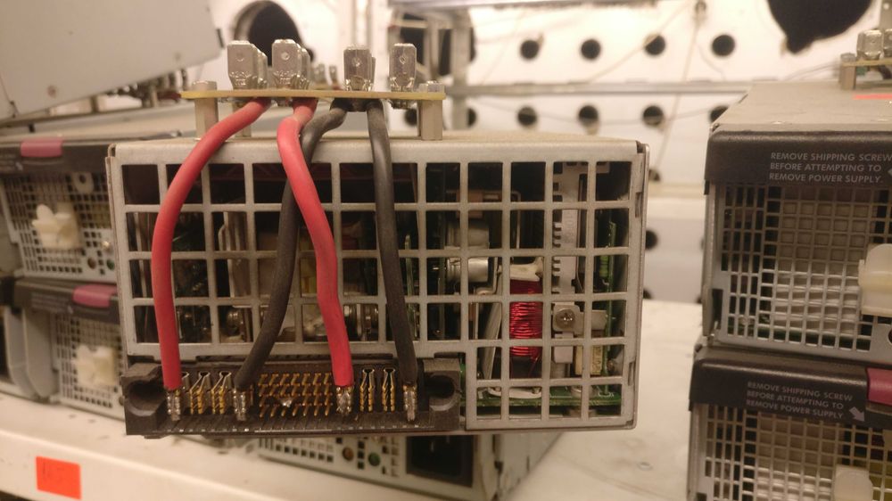 Сървърни захранвания 1300W с изводи