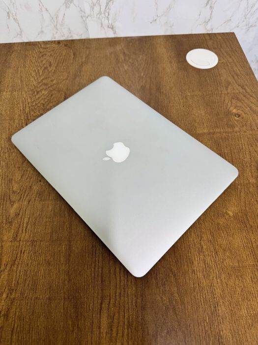 MacBook Air 2017 i5 8/128GB Windows/MacOs