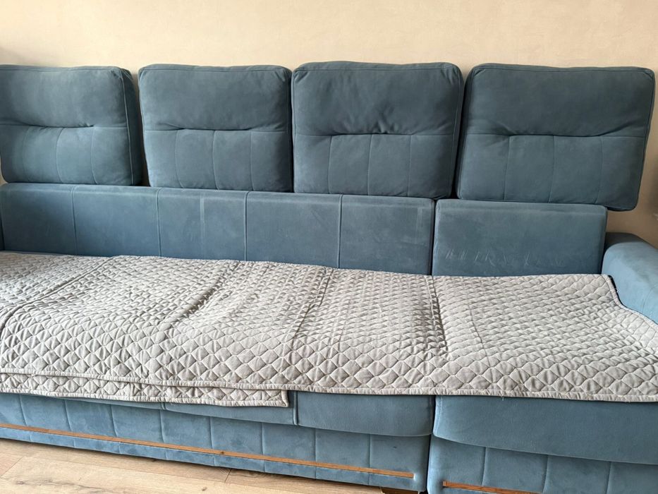 Продам диван.