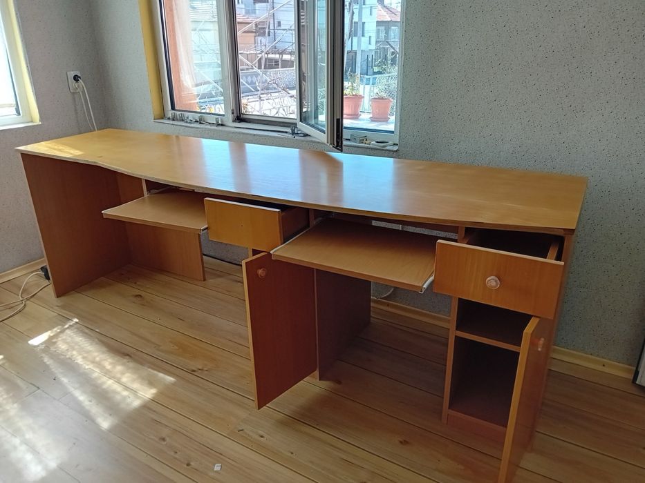 Бюро за двама / Двойно бюро