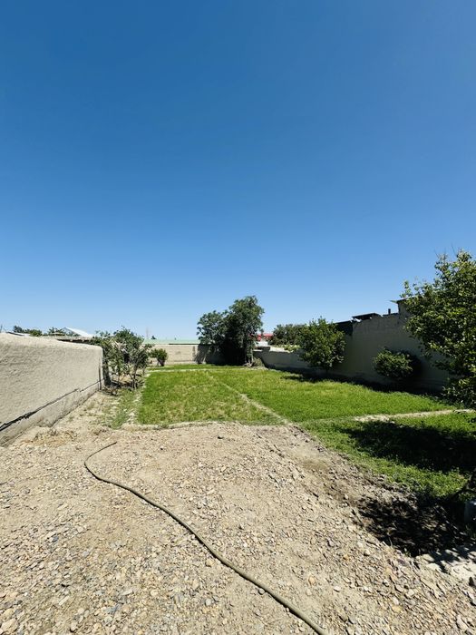 Hovli sotiladi tez va arzon