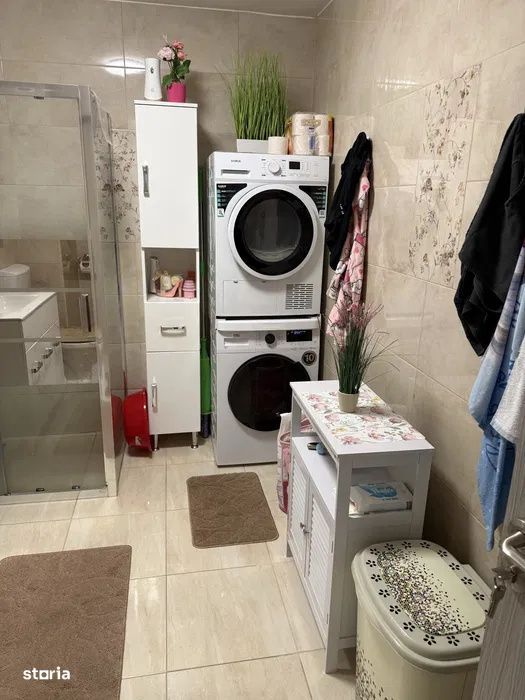 Apartament 3 camere, 60 mp,balcon, 2 parcari, zona Florilor