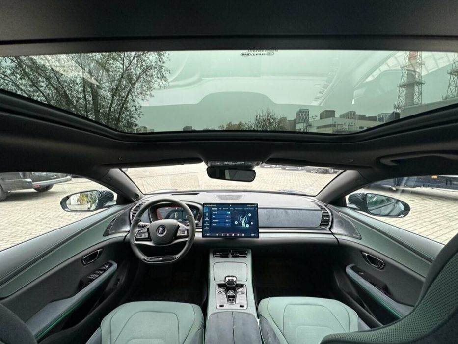 BYD HAN Business class sedan: Premium transfers, excursions and travel