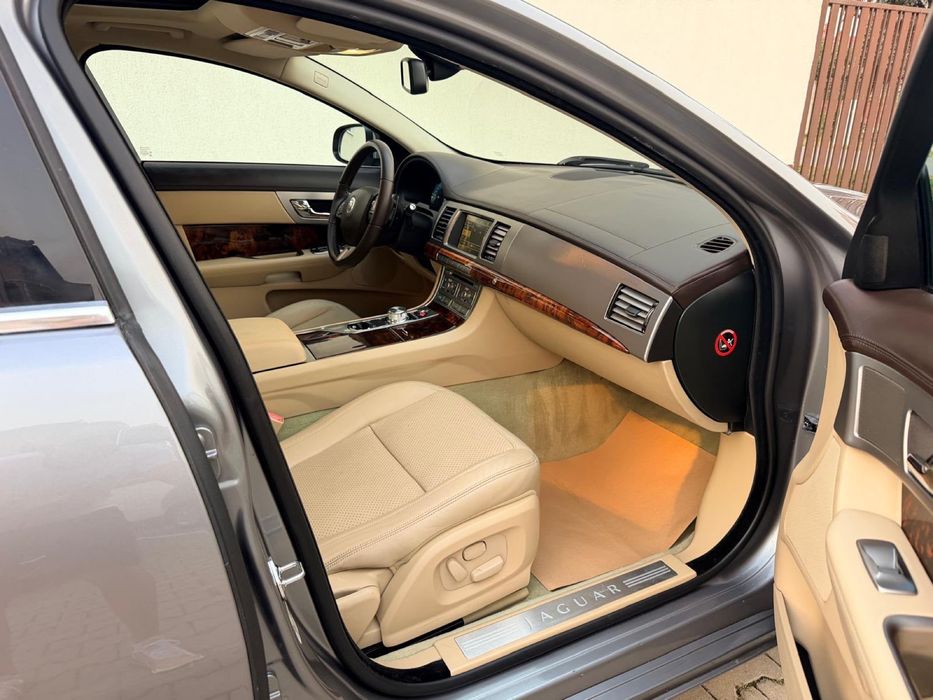 JAGUAR XF 2010 — imagine 5
