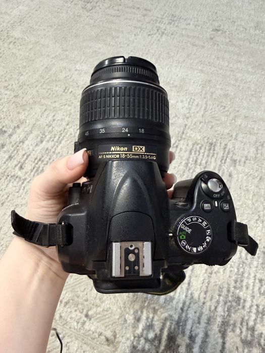 Камера Nikon D3000