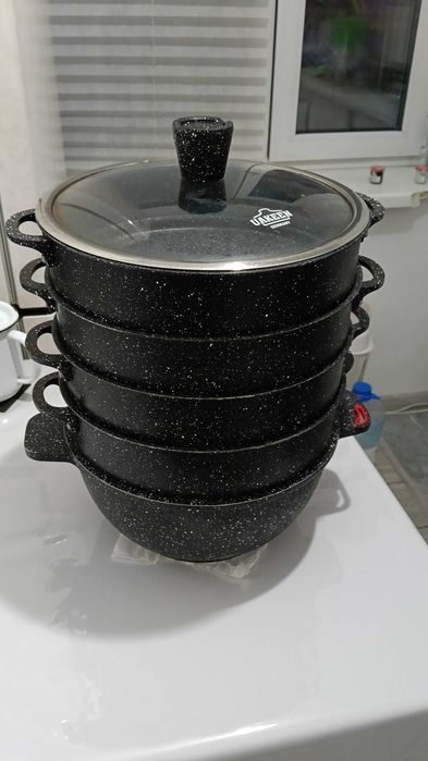 Мантоварка в хорошем состоянии