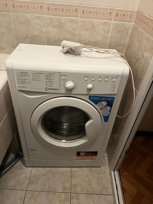 Стол и стиральная машина