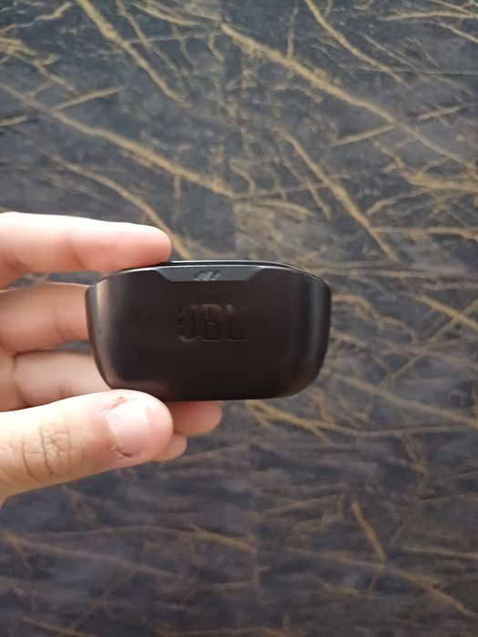 vand casti jbl wave buds