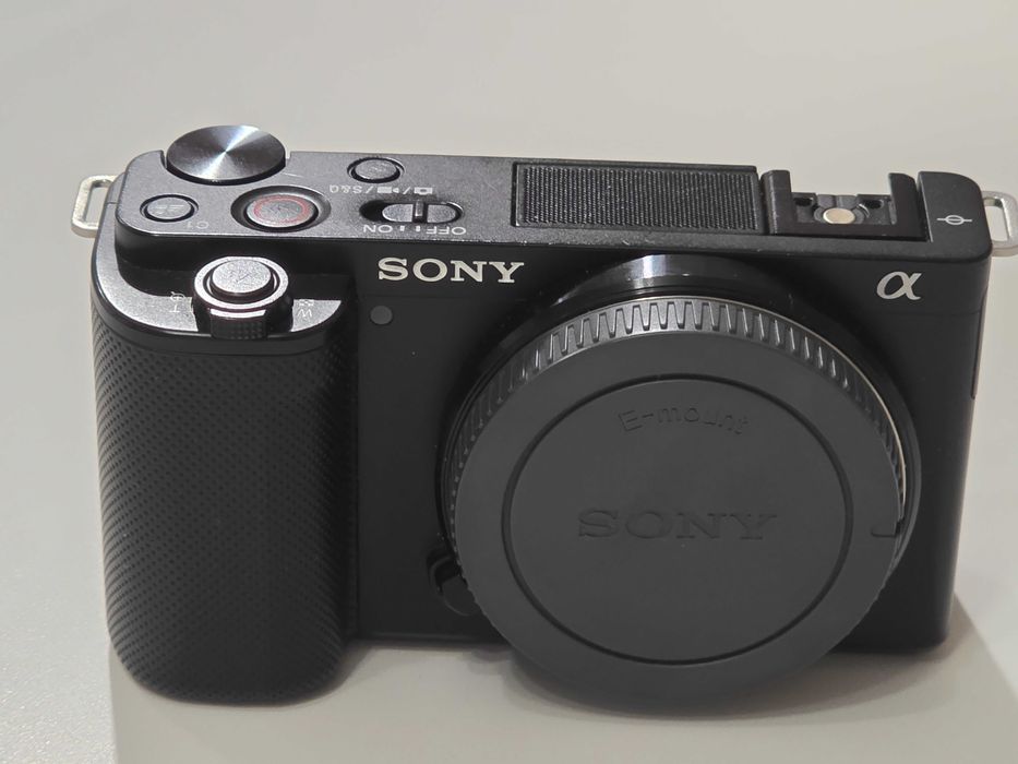 Продам фотоаппарат Sony ZV-e10