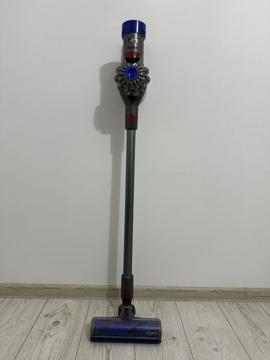 Dyson aspirator V8