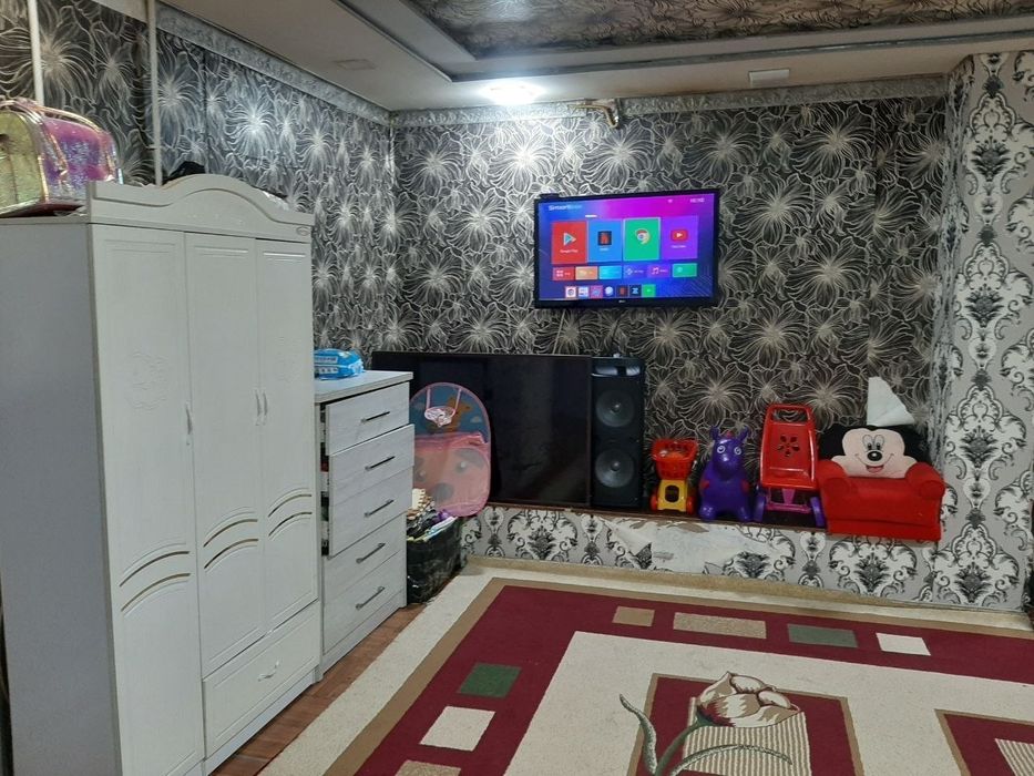 Ангрен 6/4да 2 хонали уй сотилади. Бизнес учун зўр