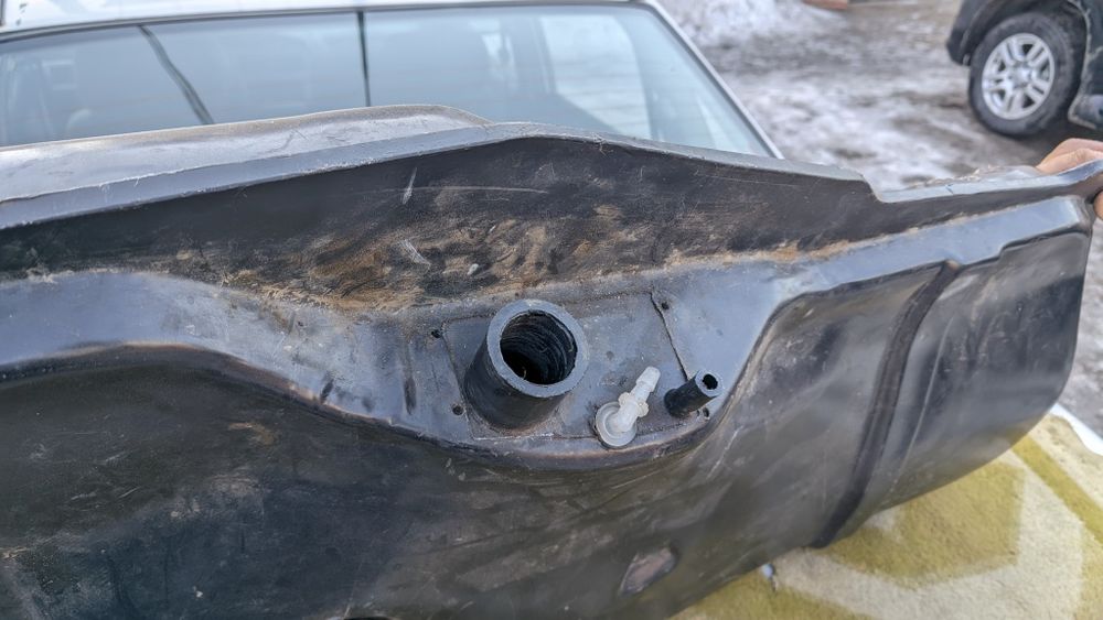 Продам топливный бак