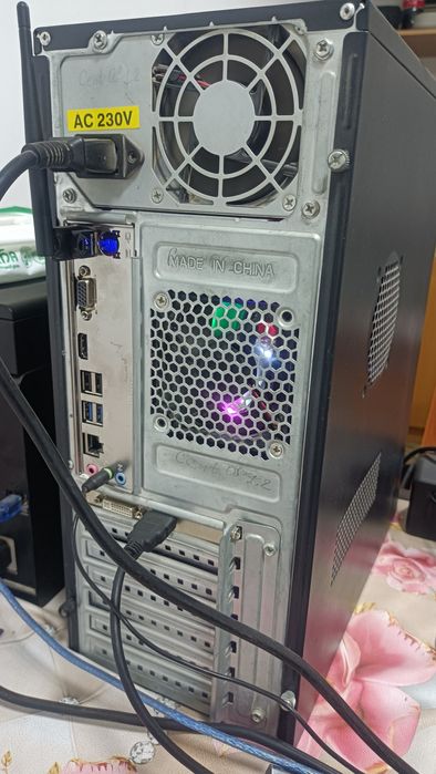 Stol kompyuteri i7-4770, ABC-4 oʻrnatilgan