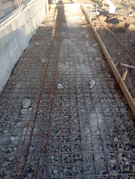 Trotuare, trepte, scări, platforme, terase
