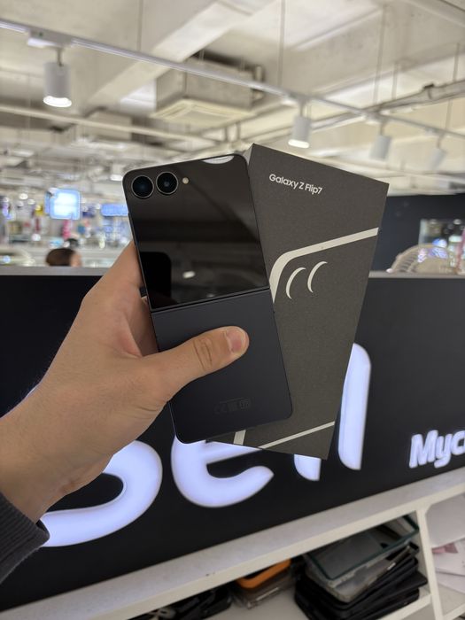 Samsung Z Flip 7 256gb