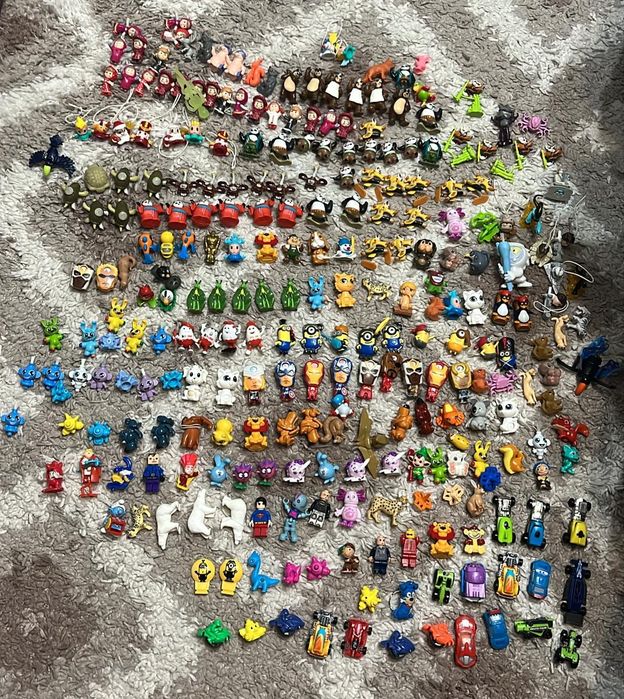 Игрушки kinder разные старые коллекции