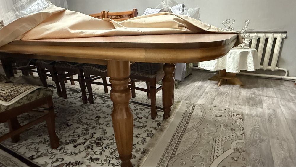 Продам Стол на зал