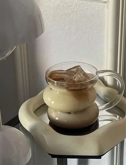 стильные стеклянные стаканы