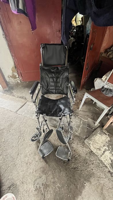 Продам механическую инвалидную коляску