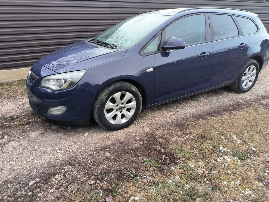 dezmembrez piese auto opel astra j 1.7 cdti A17DTR culoare Z 20Z