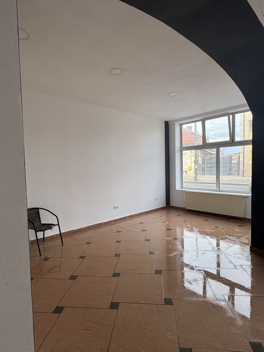 Spatiu Comercial De inchiriat